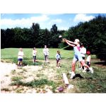 Einweihung der Leichtathletikanlage 2001: Rahmenprogramm Steinstoen - Helga Rubey