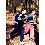 Kreis-Waldlaufmeisterschaften 2002: Bahar Bosnak und Jaqueline Perez-Menjivar.