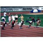 Bayerische Schlermeisterschaften Schweinfurt 1996: Verena Mller beim Start zum 75m-Lauf (W14)
