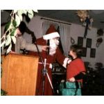 Schweinfurt 1998: Wie jedes Jahr kommt der Nikolaus zu den Kindern vom Jahn