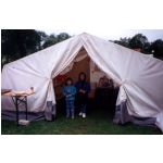 Camping 1999: Lara Hoffmann und Kristina Fleischer im Gemeinschaftszelt